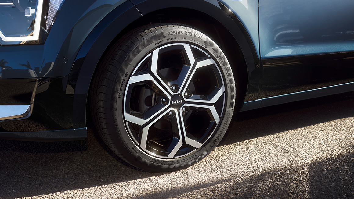 Kia Niro dynamic alloy wheels.